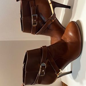 Marc Fisher brown leather ankle boots. 8 1/2 M